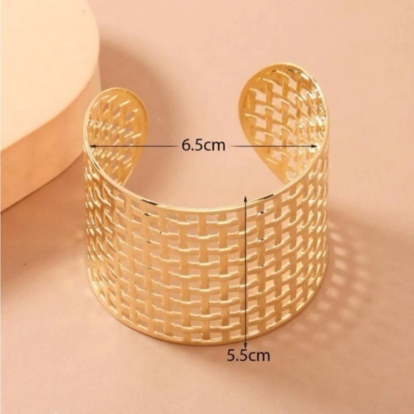 Hollow Out Gold Cuff Bangle Bracelet - NWT - Picture 4 of 6